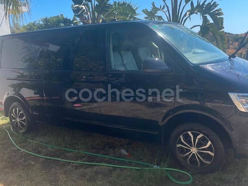 Negro Usado 2016 VW Caravelle Comfortline Monovolumen | 11.990 € - Imagen 1/4