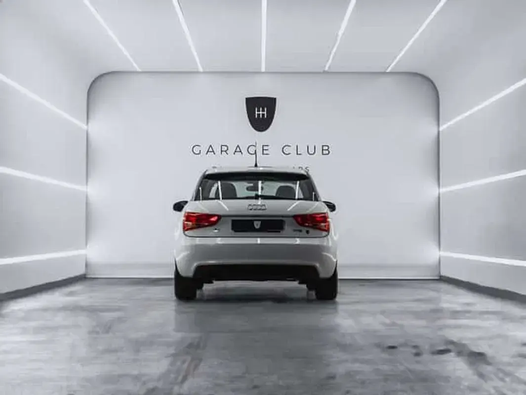 Usado Audi A1 Attraction 86 CV (63 kW) 2011 Blanco Utilitario