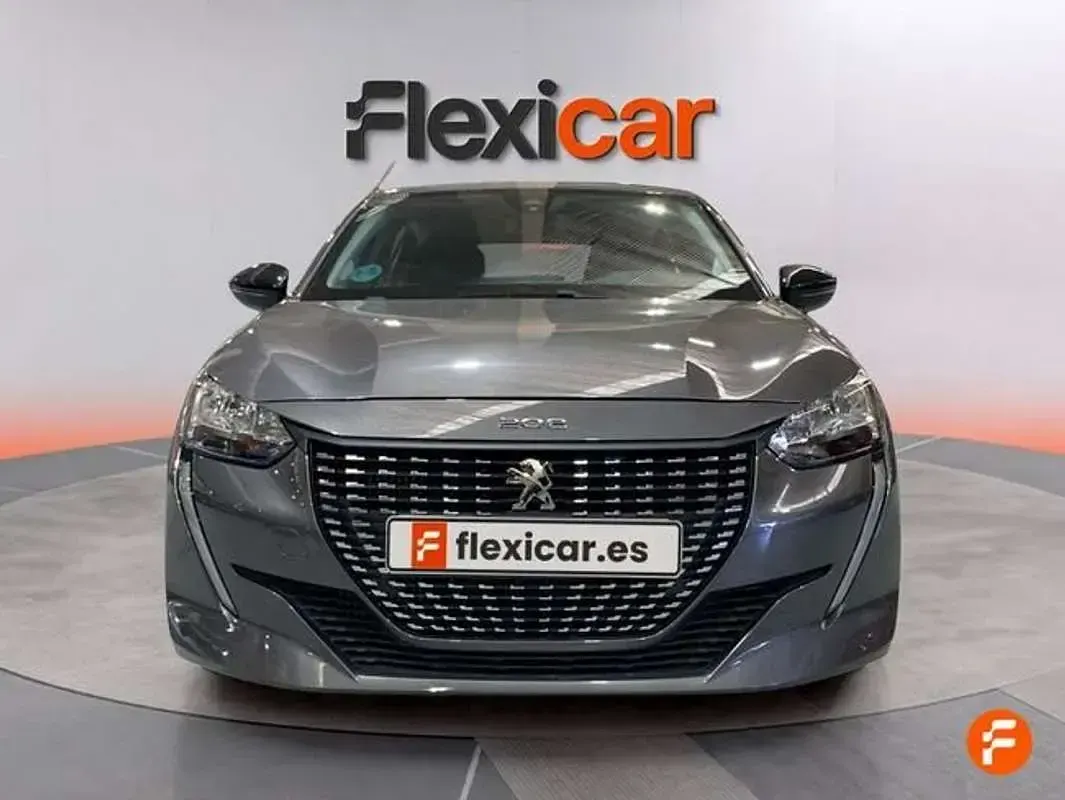 Usado Peugeot 208 Active 102 CV (75 kW) 2023 Gris Utilitario