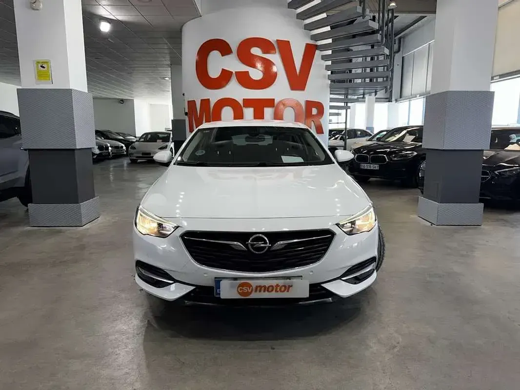 Usado Opel Insignia Edition 136 CV (100 kW) 2020 Blanco Utilitario
