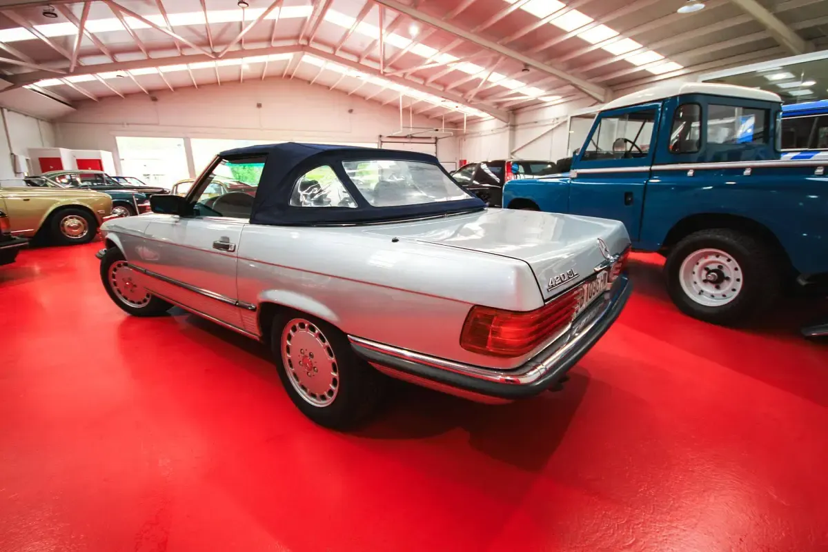 Usado Mercedes SL420 218 CV (160 kW) 1987 Gris Descapotable