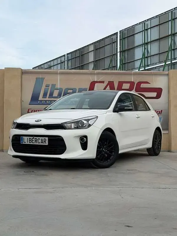 Usado Kia Rio 101 CV (74 kW) 2020 Blanco Utilitario
