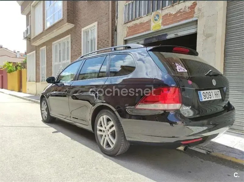 Usado VW Golf VII Advance 105 CV (77 kW) 2012 Negro Familiar