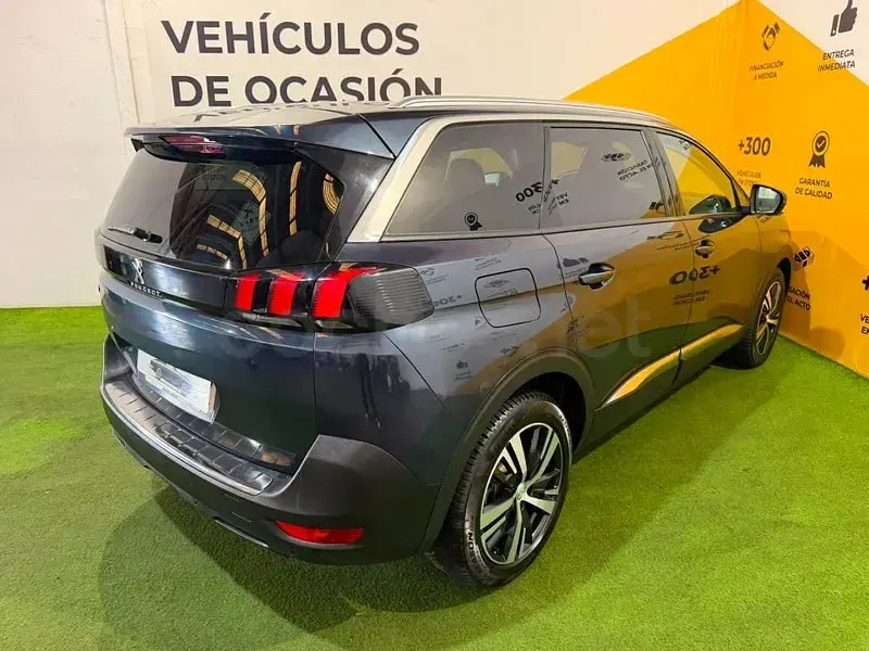 Usado Peugeot 5008 Allure 130 CV (95 kW) 2018 Azul SUV