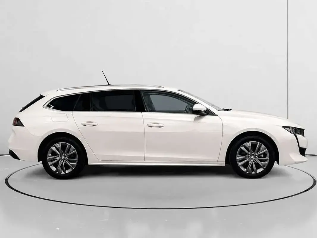 Usado Peugeot 508 SW Active 131 CV (96 kW) 2021 Blanco Familiar