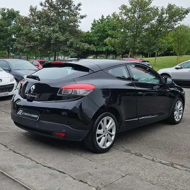 Usado Renault Mégane Coupé Dynamique 109 CV (80 kW) 2012 Negro Coupe