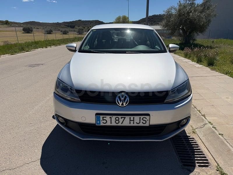 Usado VW Jetta Advance 105 CV (77 kW) 2012 Negro Berlina