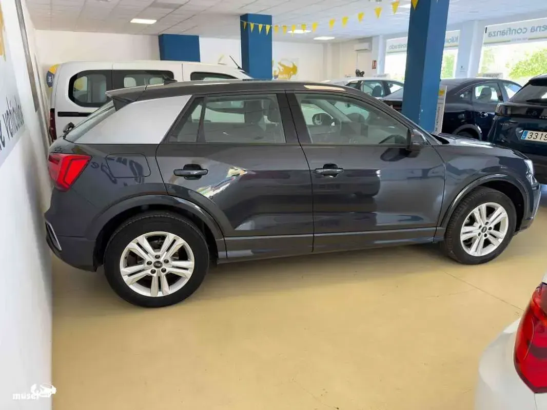 Usado Audi Q2 Advanced 116 CV (85 kW) 2023 Gris SUV