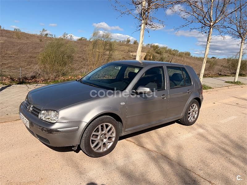 Usado VW Golf IV Conceptline 105 CV (77 kW) 2003 Gris / plata Familiar
