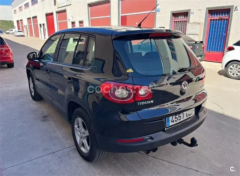 Używany VW Tiguan 140 KM (102 kW) 2008 Czarny SUV