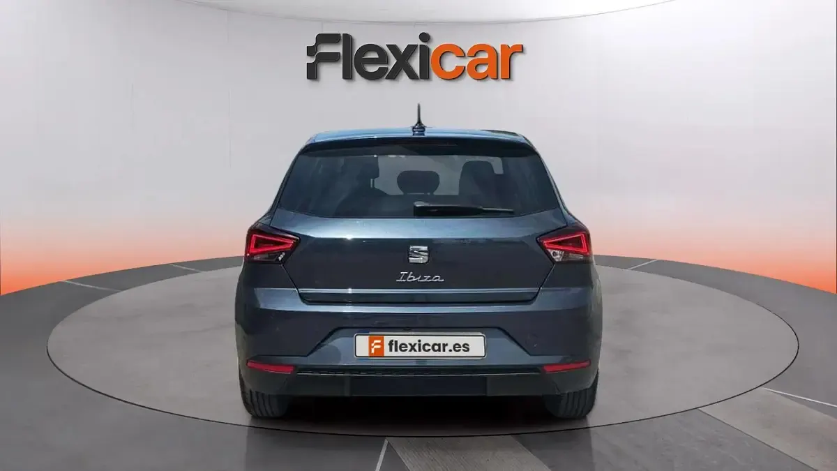 Usado Seat Ibiza XCELLENCE 116 CV (85 kW) 2024 Gris Utilitario