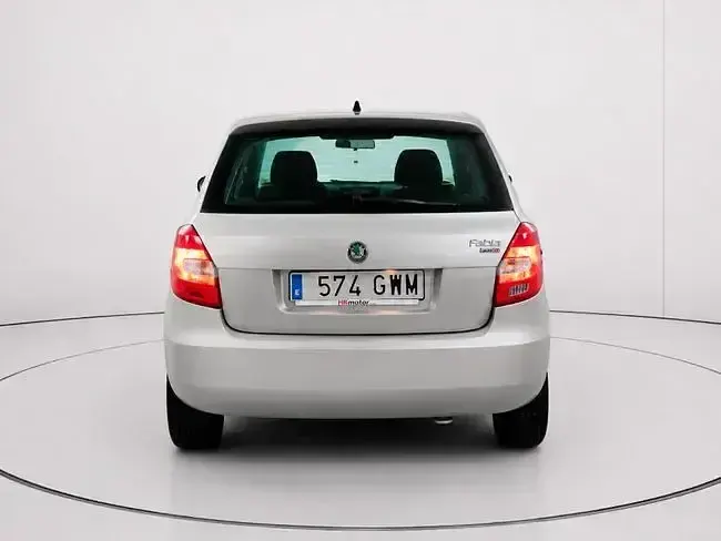 Usado Skoda Fabia 90 CV (66 kW) 2010 Beige Utilitario