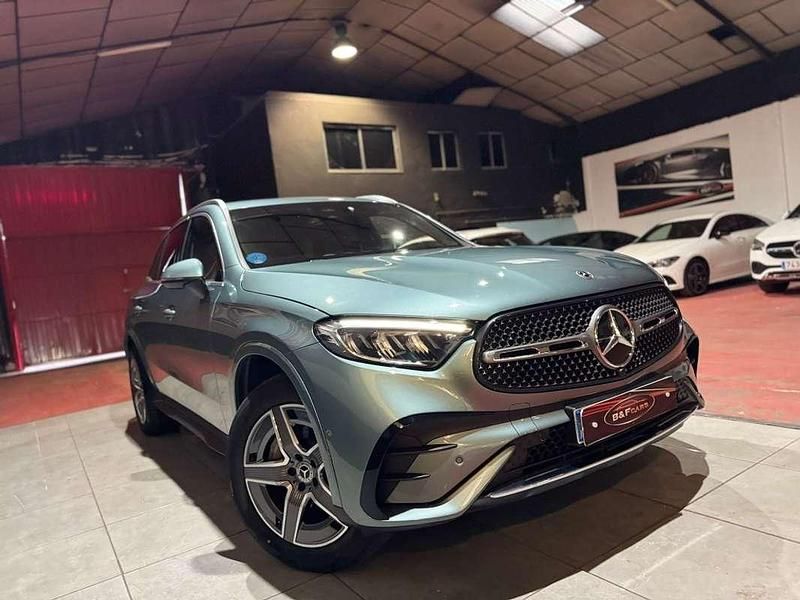 Usado Mercedes GLC300e 333 CV (244 kW) 2025 Plateado SUV