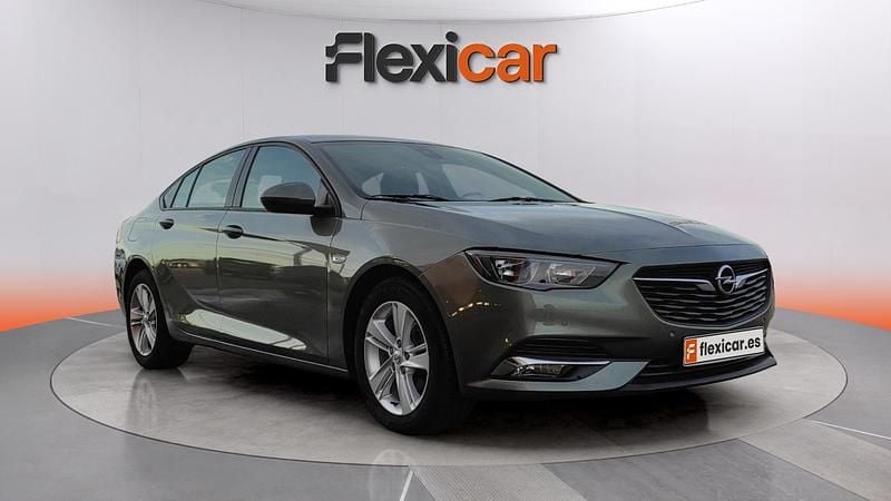 Usado Opel Insignia Selective 136 CV (100 kW) 2019 Verde Familiar