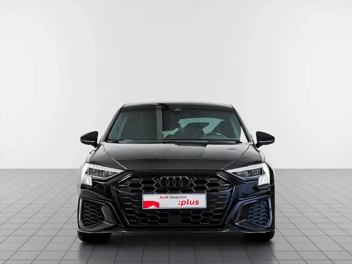 Usado Audi A3 Sportback e-tron Competition 246 CV (180 kW) 2023 Negro Utilitario