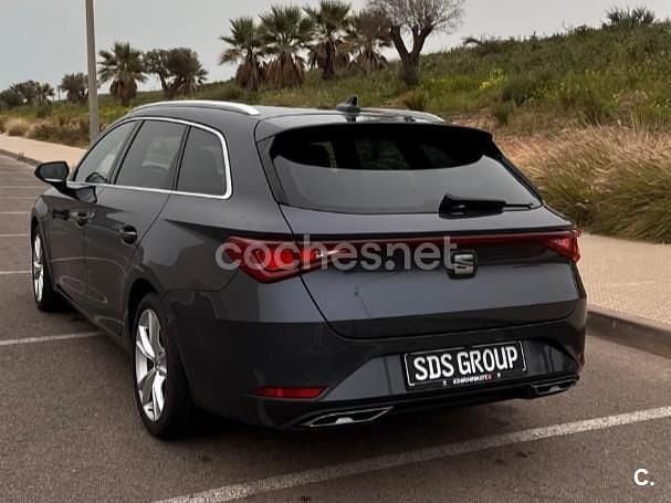 Usado Seat Leon FR 150 CV (110 kW) 2021 Gris / plata Familiar