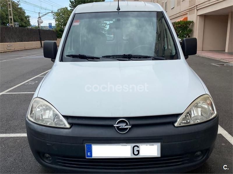 Blanco Usado 2010 Opel Combo Enjoy Monovolumen | 4500 € - Imagen 1/4