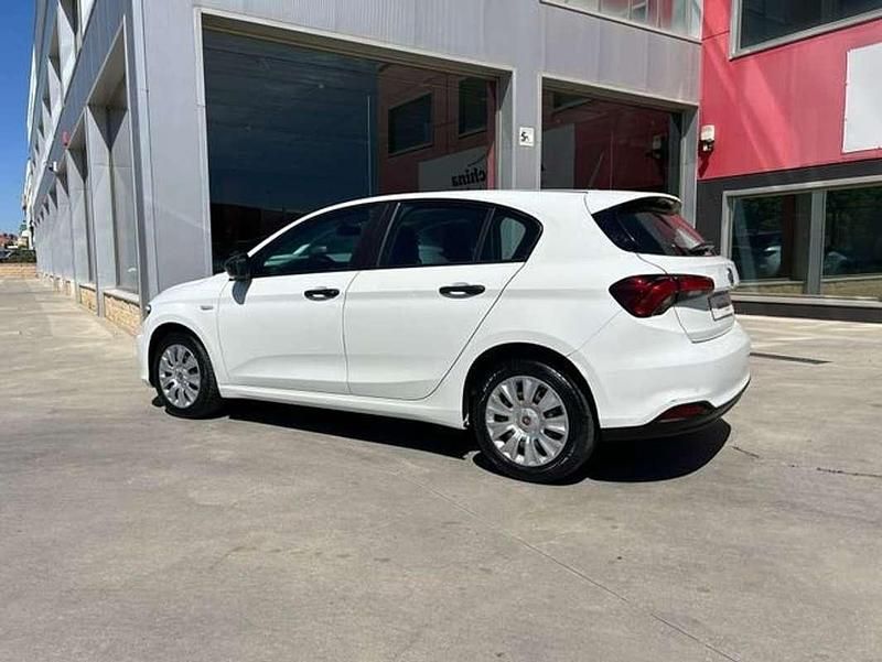Usado Fiat Tipo S 120 CV (88 kW) 2018 Blanco Familiar