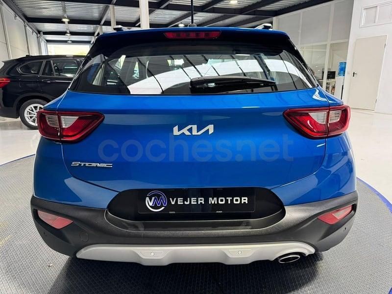 Usado Kia Stonic Plus 101 HP (74 kW) 2022 Azul SUV