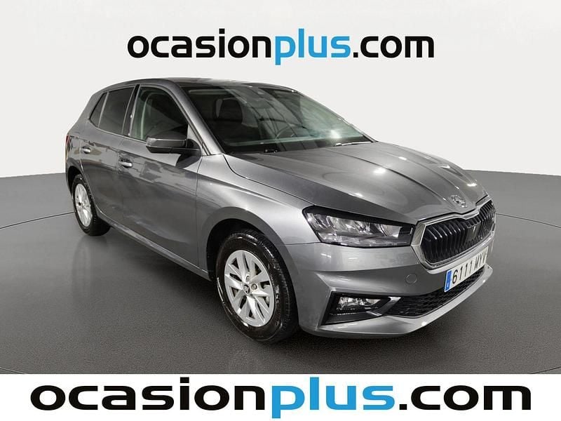 Usado Skoda Fabia Selection 95 CV (69 kW) 2025 Gris Utilitario