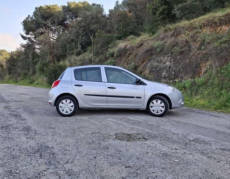 Usado Renault Clio II Expression 75 CV (55 kW) 2011 Utilitario