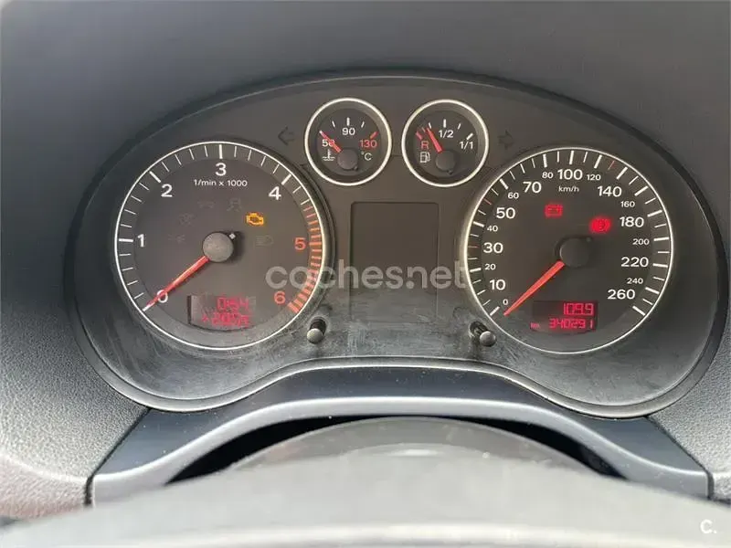 Usado Audi A3 Ambiente 140 CV (102 kW) 2005 Azul Utilitario