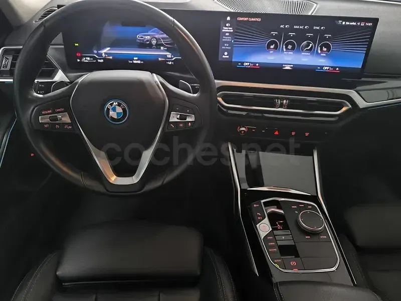 Usado BMW 320e Comfort Edition 204 CV (150 kW) 2023 Gris / plata Familiar