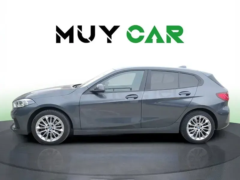 Usado BMW 118 Comfort Edition 150 CV (110 kW) 2020 Gris / plata Utilitario