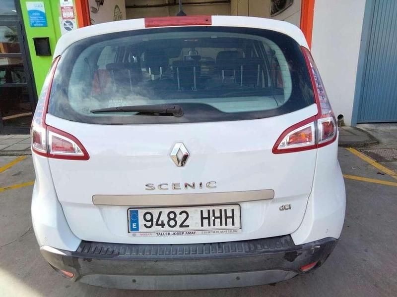 Usado Renault Scénic III Dynamique 110 CV (80 kW) 2011 Blanco Monovolumen
