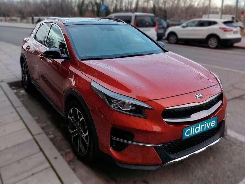 Usado Kia XCeed 105 CV (77 kW) 2021 Naranja SUV