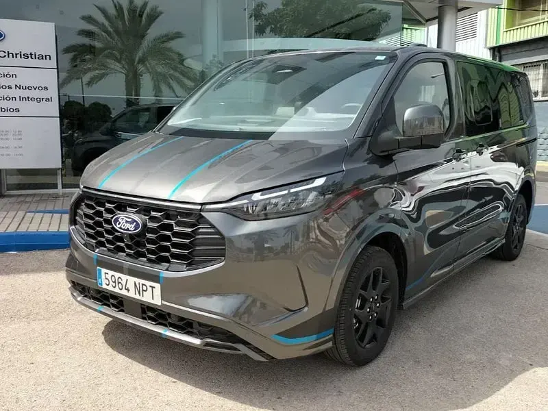 Nuevo Ford Tourneo Custom Sport 232 CV (170 kW) 2026 Gris / plata Van