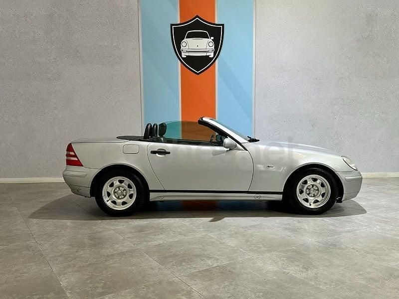 Usado Mercedes SLK200 136 CV (100 kW) 1997 Gris / plata Descapotable