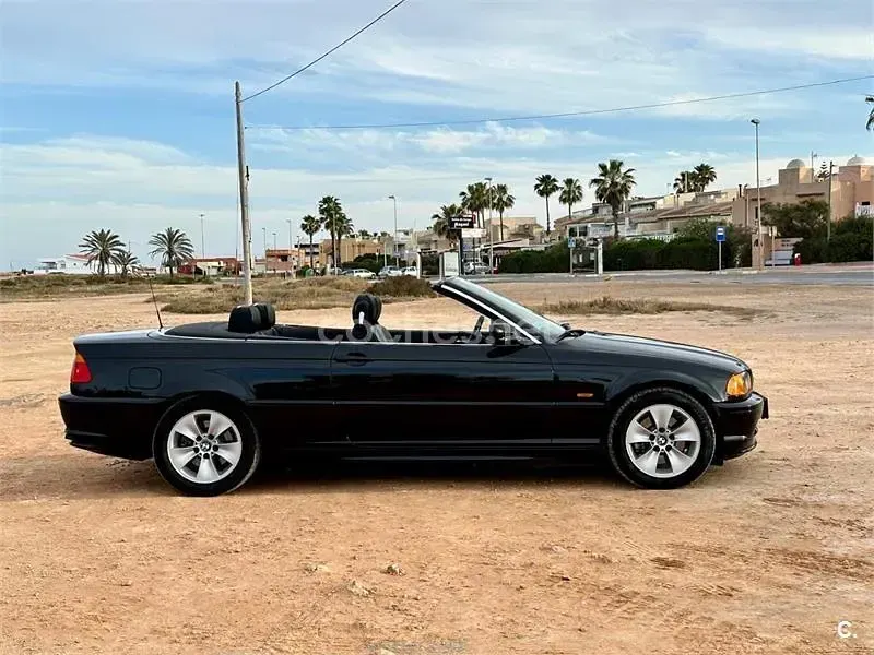 Usado BMW 323 Cabriolet 170 CV (125 kW) 2001 Negro Descapotable