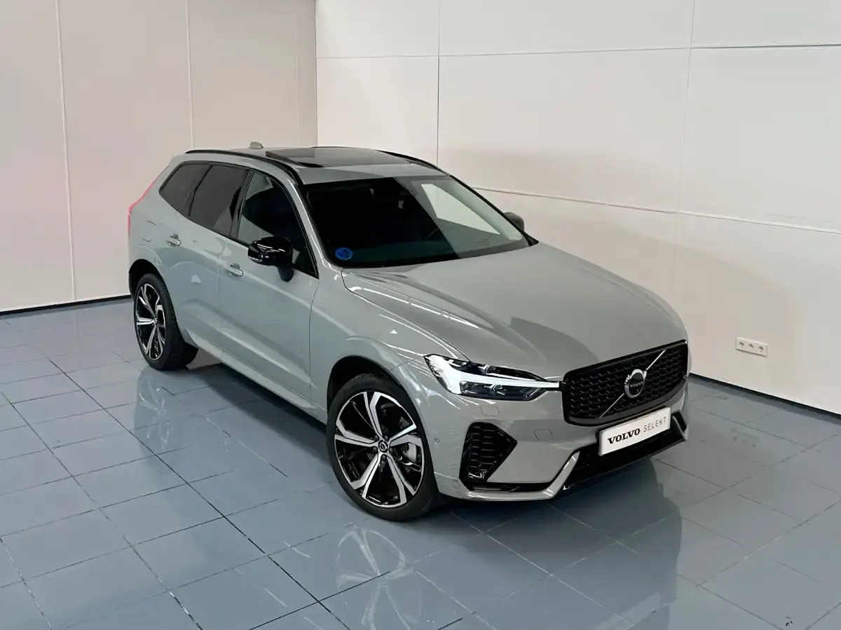 Usado Volvo XC60 Ultra 350 CV (257 kW) 2024 Gris SUV