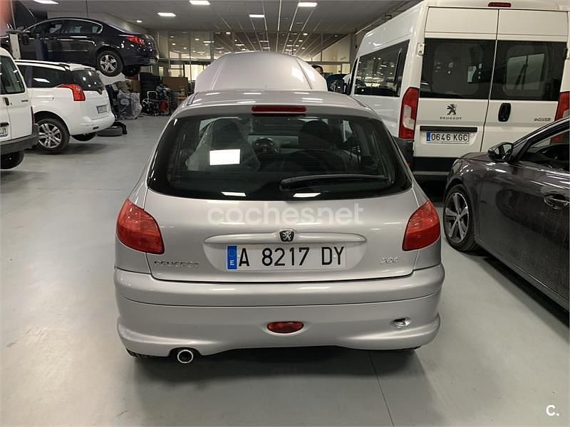Begagnad Peugeot 206 75 HK (55 kW) 1999 Grå Sedan