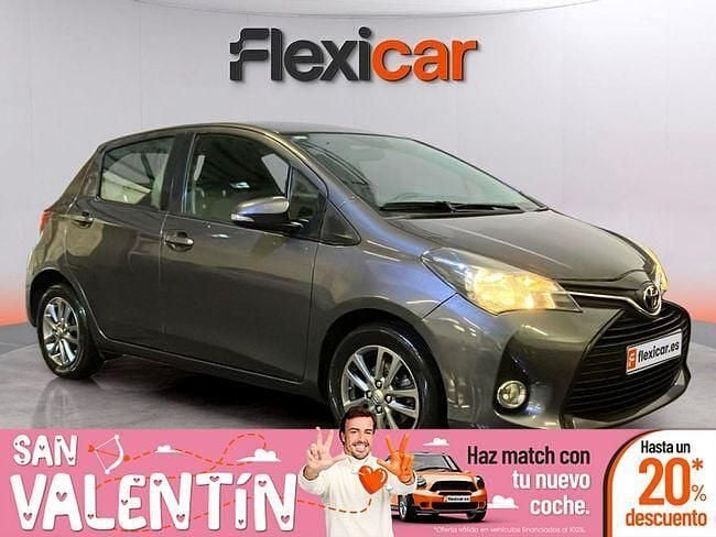 Gris Usado 2015 Toyota Yaris Active Berlina | 10.290 € (Precio justo) - Imagen 1/4