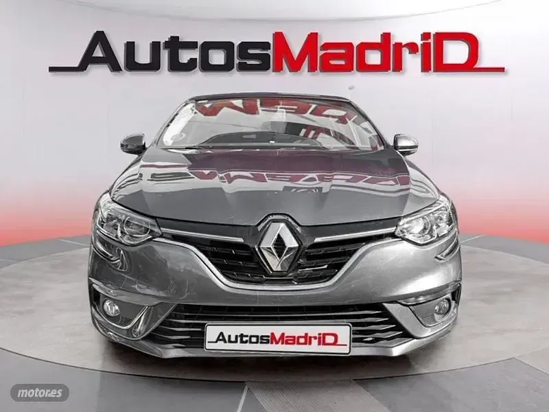 Usado Renault Mégane IV Life 95 CV (69 kW) 2020 Gris Berlina