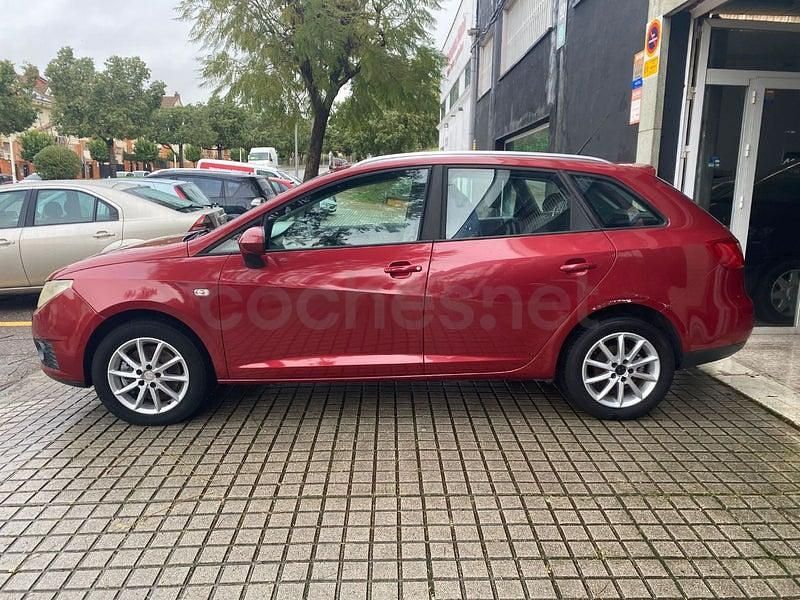 Usado Seat Ibiza ST Sport 105 CV (77 kW) 2012 Granate Familiar