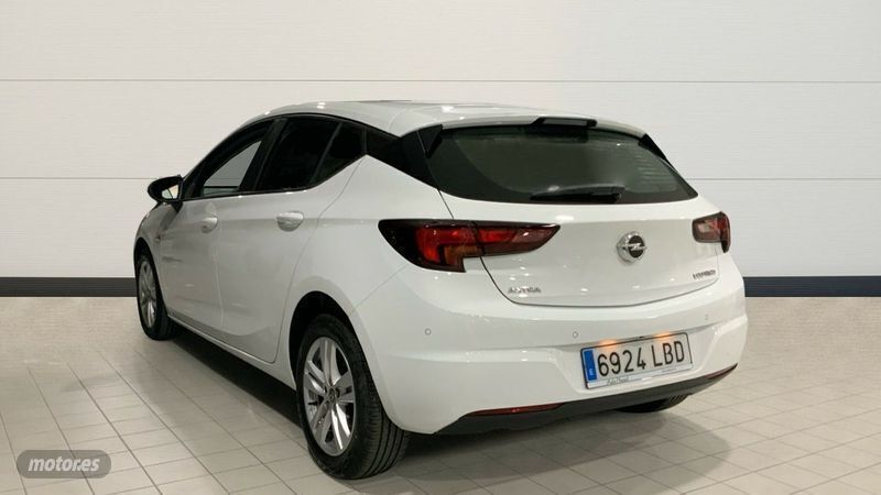 Usado Opel Astra Selective 110 CV (80 kW) 2019 Blanco Familiar