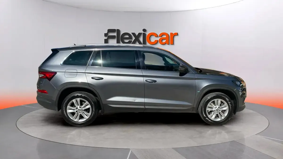 Usado Skoda Kodiaq Ambition 150 CV (110 kW) 2022 Gris SUV