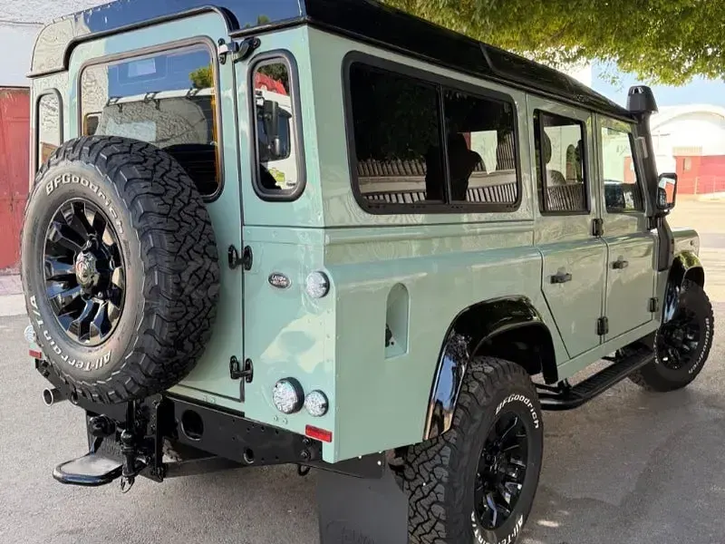 Usado Land Rover Defender SE 122 CV (89 kW) 2014 Verde Familiar