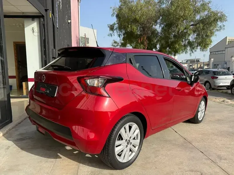 Usado Nissan Micra Acenta 100 CV (73 kW) 2020 Granate Utilitario