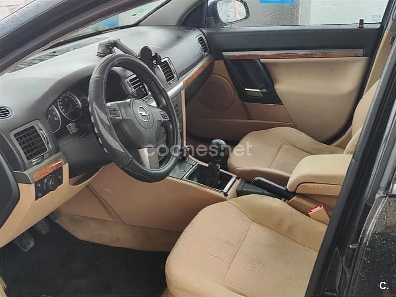 Usado Opel Vectra Elegance 122 HP (89 kW) 2006 Preto Sedan