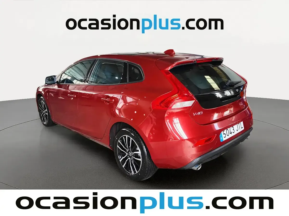 Usado Volvo V40 Momentum 150 CV (110 kW) 2016 Rojo