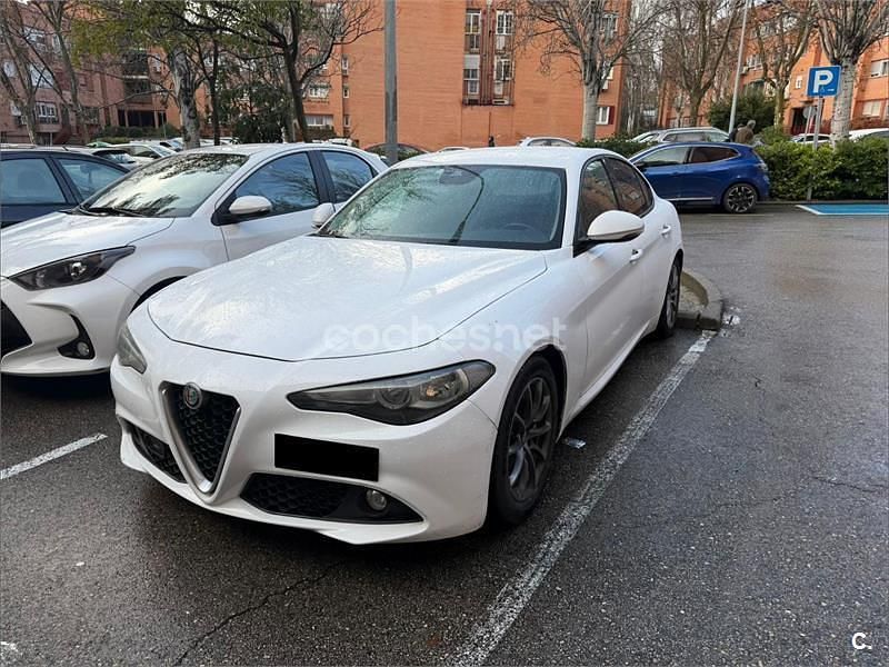 Usado Alfa Romeo Giulia Super 180 CV (132 kW) 2016 Blanco Berlina