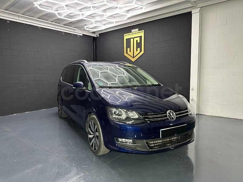Usado VW Sharan Sportline 177 CV (130 kW) 2020 Azul Monovolumen