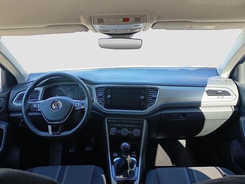 Usado VW T-Roc Advance 110 CV (80 kW) 2021 Azul SUV