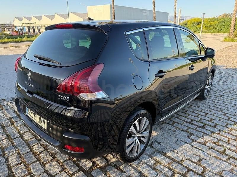 Usado Peugeot 3008 Style 120 CV (88 kW) 2016 Negro Berlina