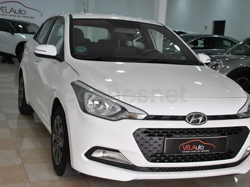 Usado Hyundai i20 84 CV (61 kW) 2017 Blanco Berlina