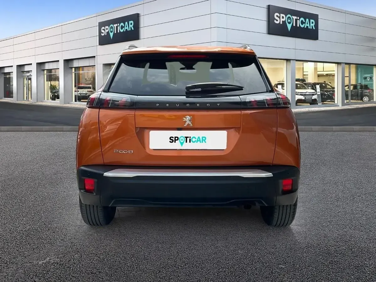 Usado Peugeot 2008 Allure 100 HP (73 kW) 2022 Laranja SUV